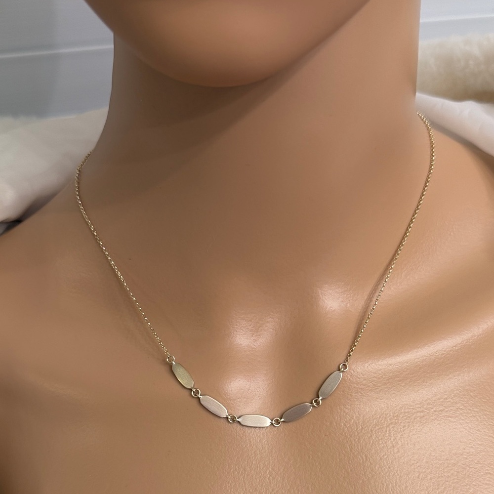 Kendra Scott necklace with Oval Accents